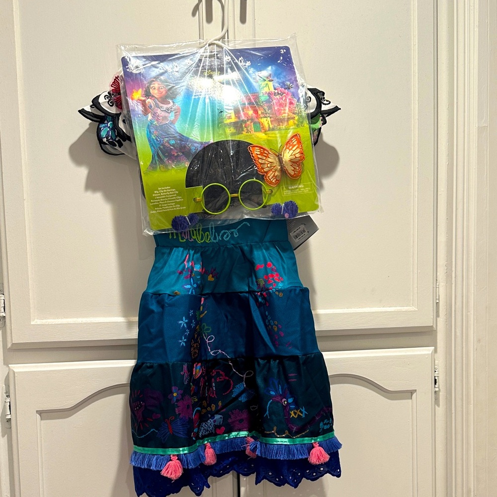 Disney Encanto - Mirabel Dress & accessories
